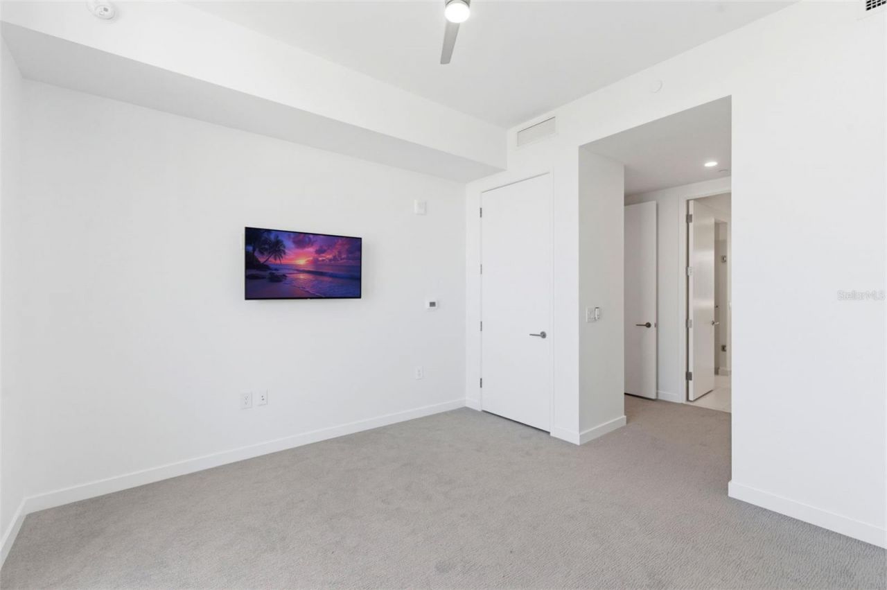 400 Central Avenue, Unit 2903, Saint Petersburg, FL 33701 Photo