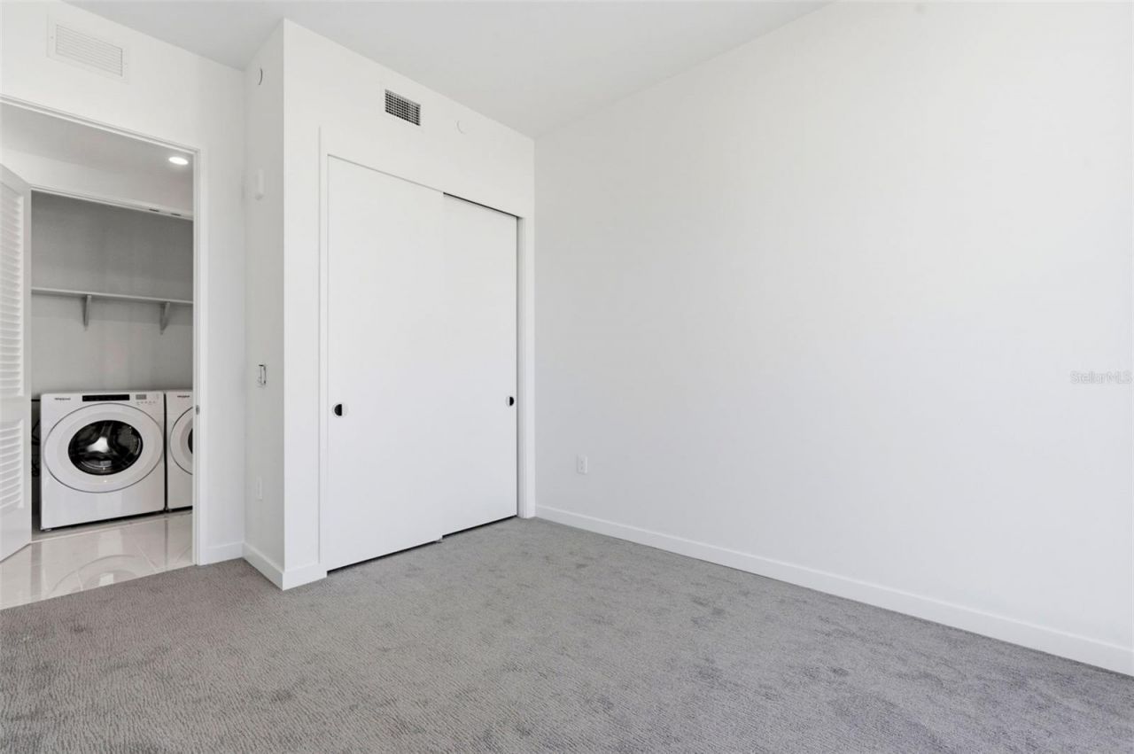 400 Central Avenue, Unit 2903, Saint Petersburg, FL 33701 Photo