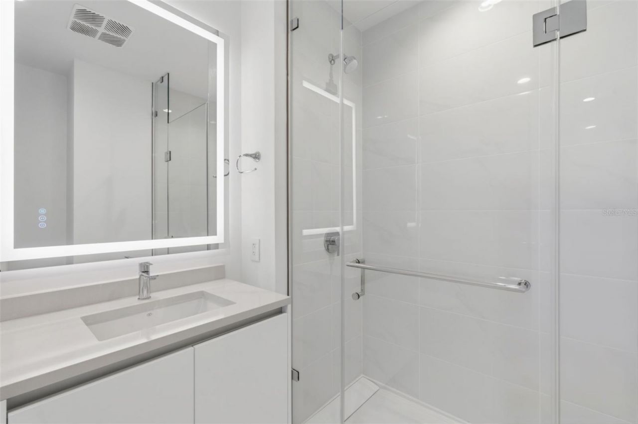 400 Central Avenue, Unit 2903, Saint Petersburg, FL 33701 Photo