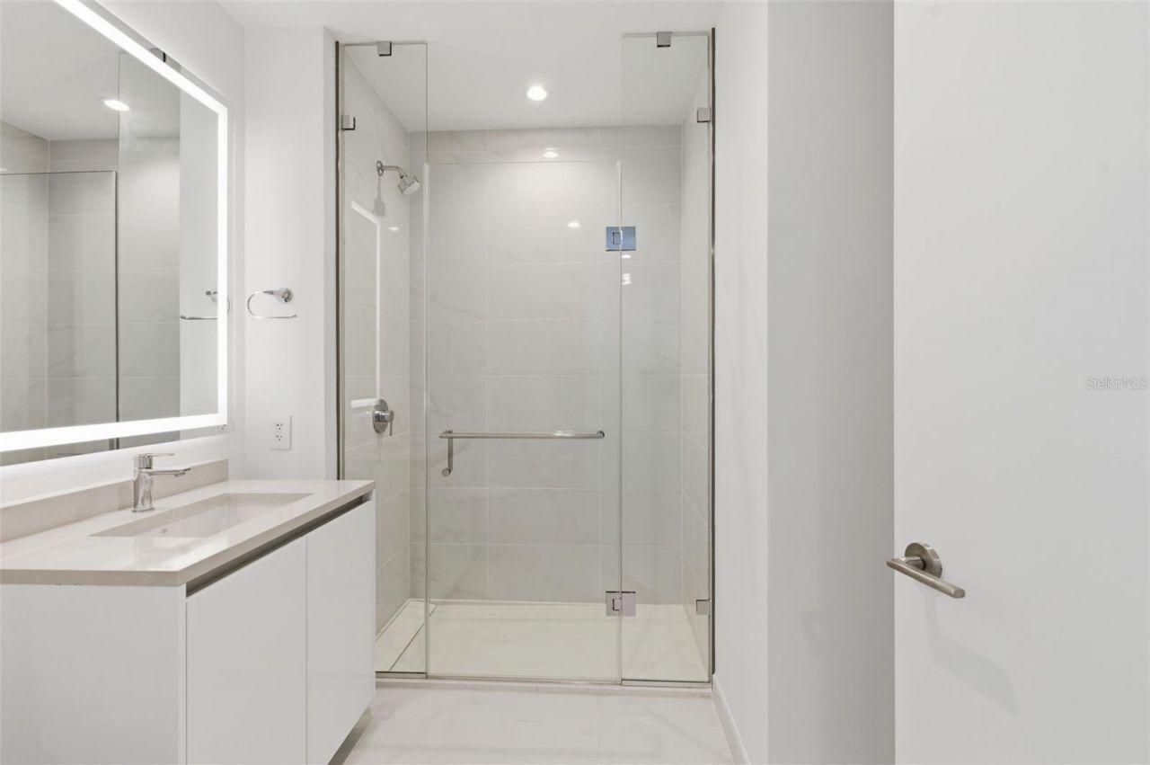 400 Central Avenue, Unit 2903, Saint Petersburg, FL 33701 Photo