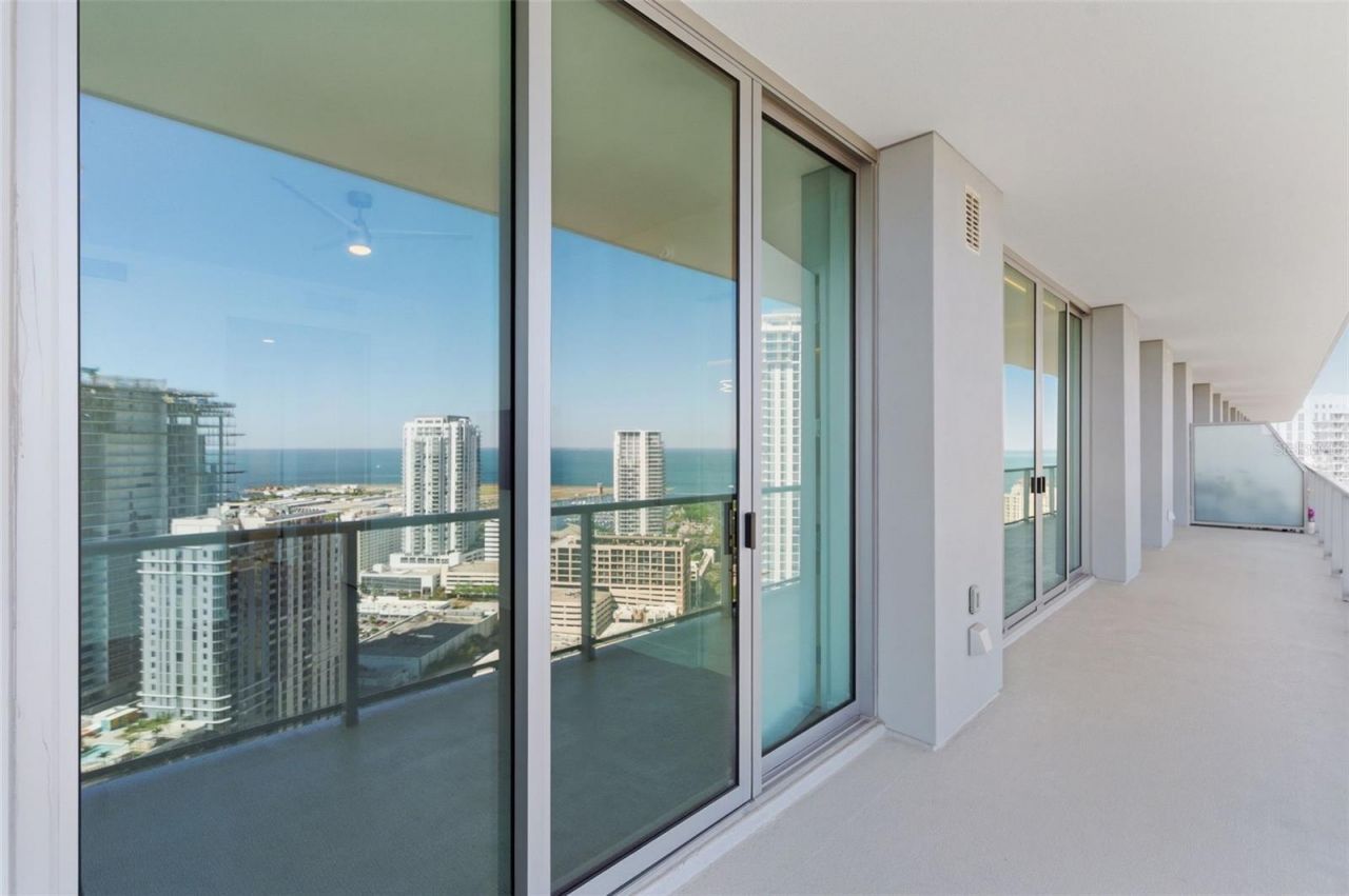 400 Central Avenue, Unit 2903, Saint Petersburg, FL 33701 Photo