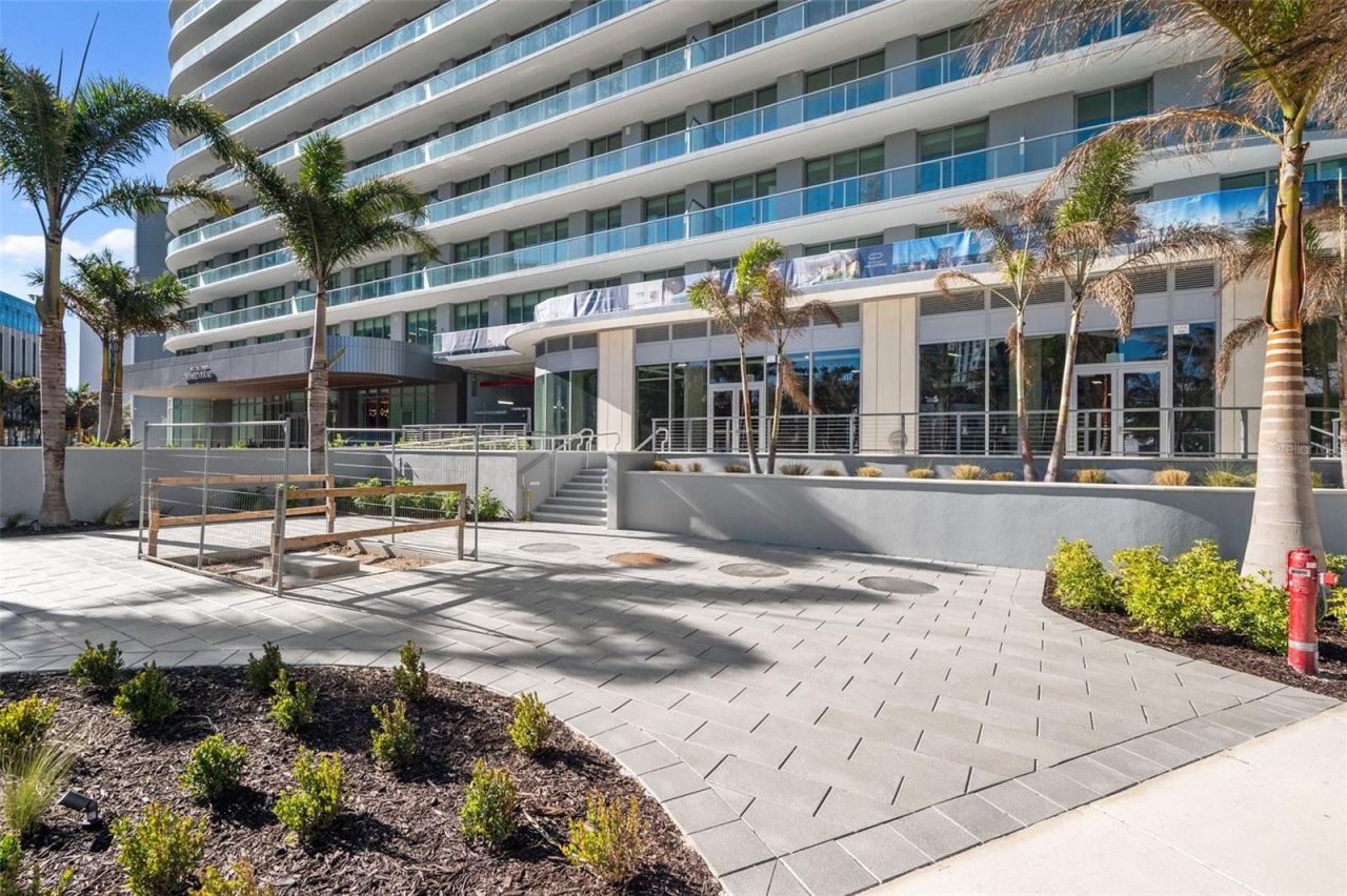 400 Central Avenue, Unit 2903, Saint Petersburg, FL 33701 Photo