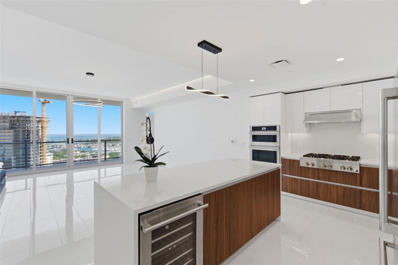 400 Central Avenue, Unit 2903, Saint Petersburg, FL 33701 Photo