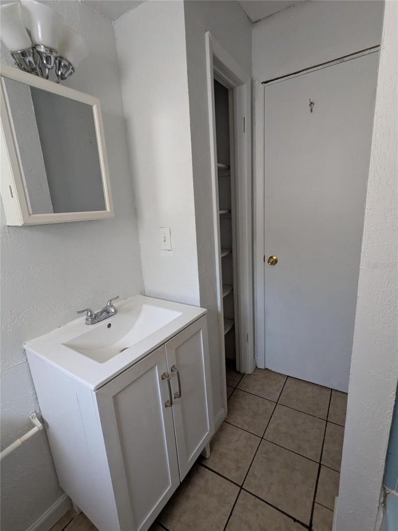 1734 Newark Street S, Saint Petersburg, FL 33711 Photo