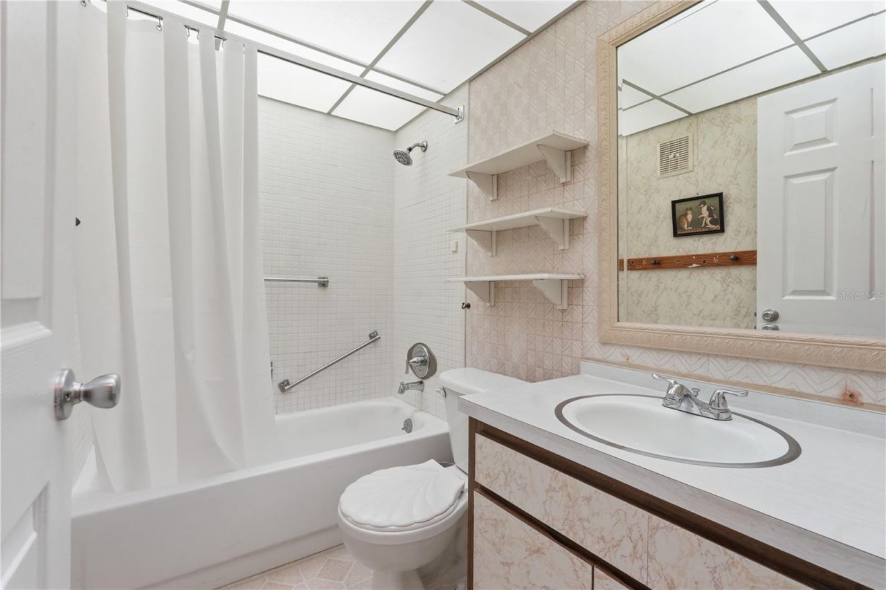 2750 E Bay Drive, Unit 14E, Largo, FL 33771 Photo