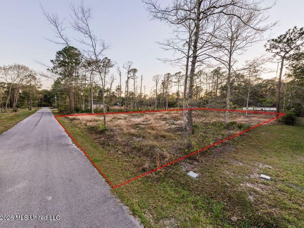 000 Dorothy Street, Ocean Springs, MS 39564