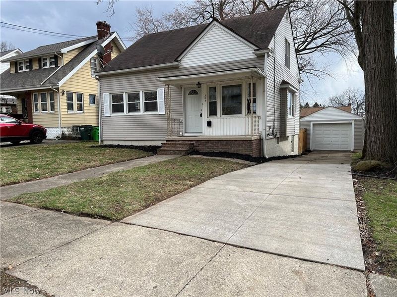 304 E Tuscarawas Avenue, Barberton, OH 44203 Photo 1