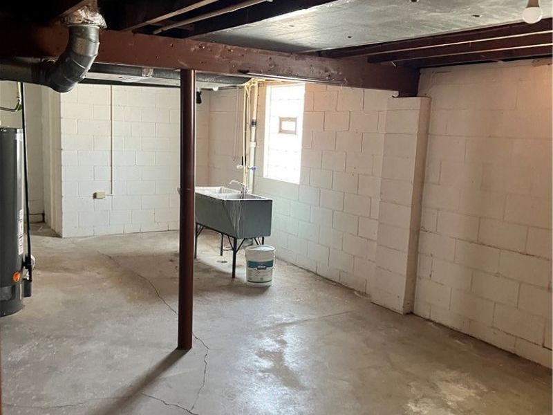 304 E Tuscarawas Avenue, Barberton, OH 44203 Photo 23