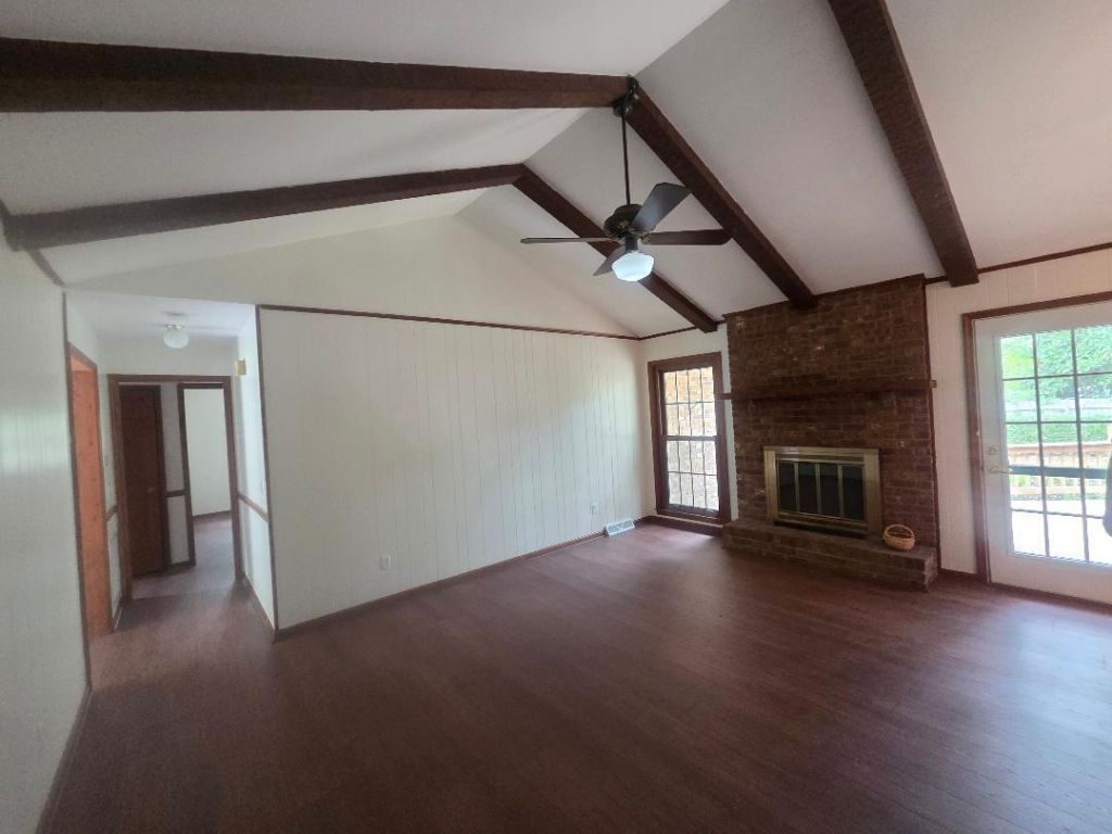 102 Wessex Terrace Photo 32