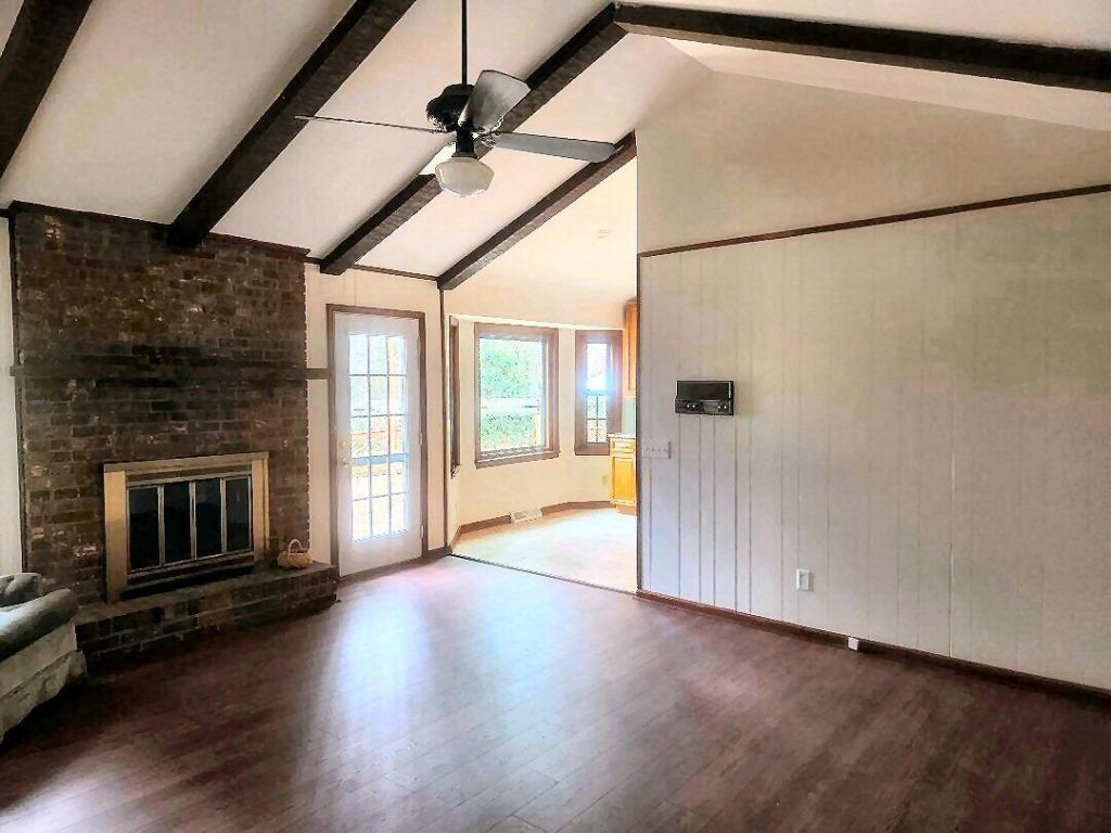102 Wessex Terrace Photo 34