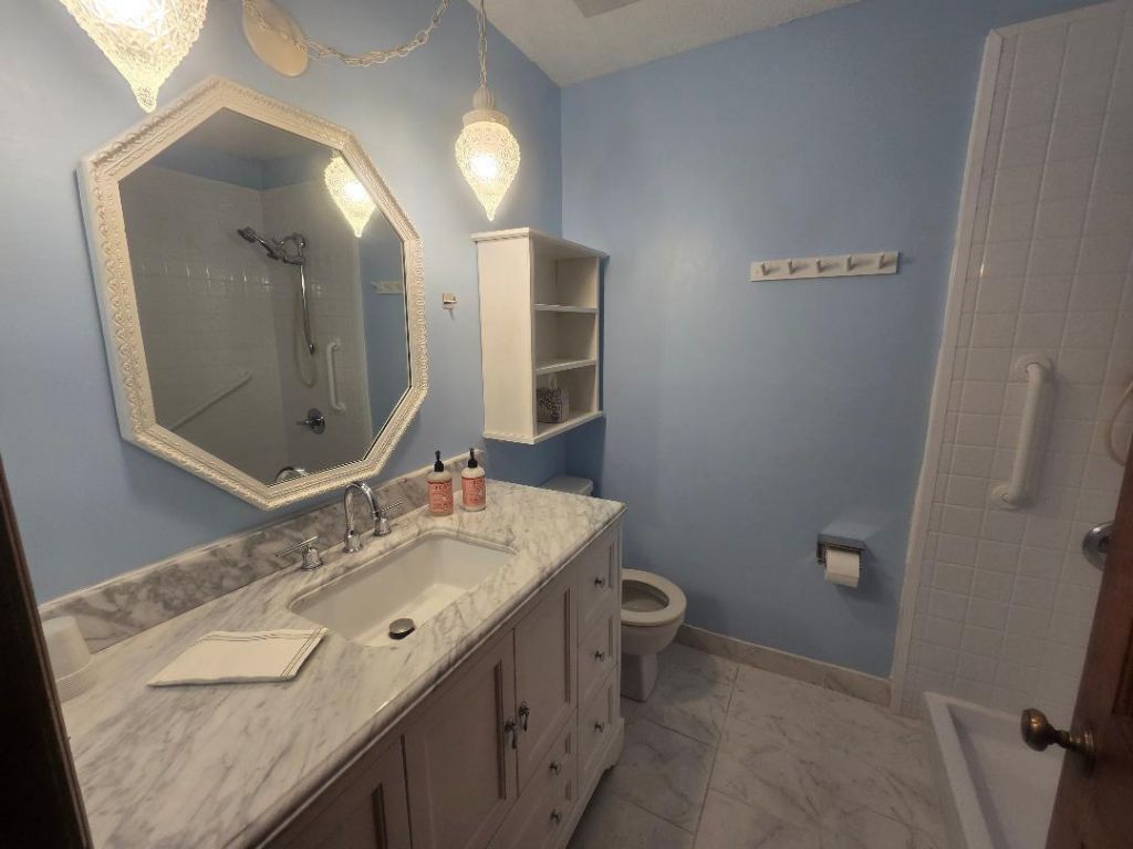 102 Wessex Terrace Photo 45