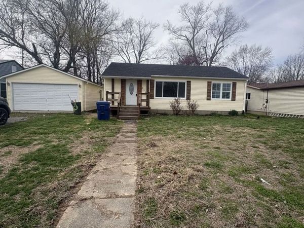 818 S Church Street, Carmi, IL 62821