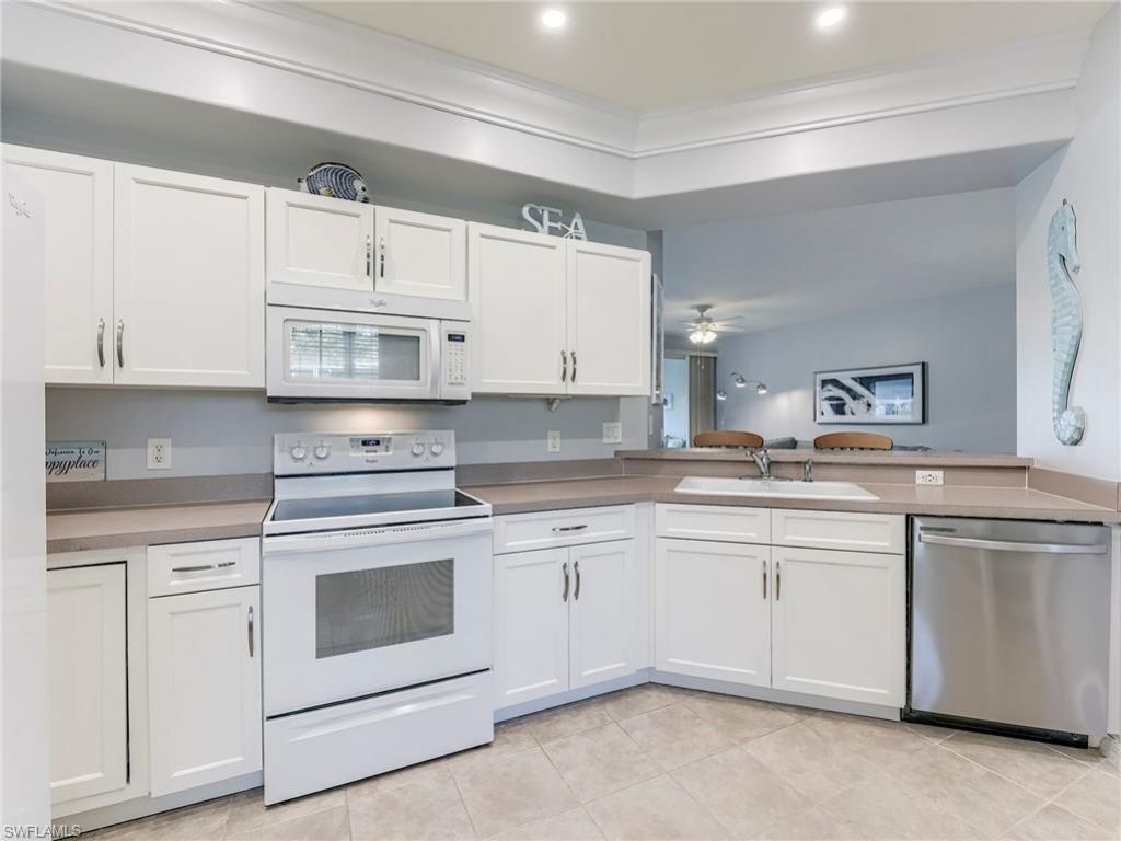 9241 Spring Run Blvd, Unit 2206, Estero, FL 34135 Photo