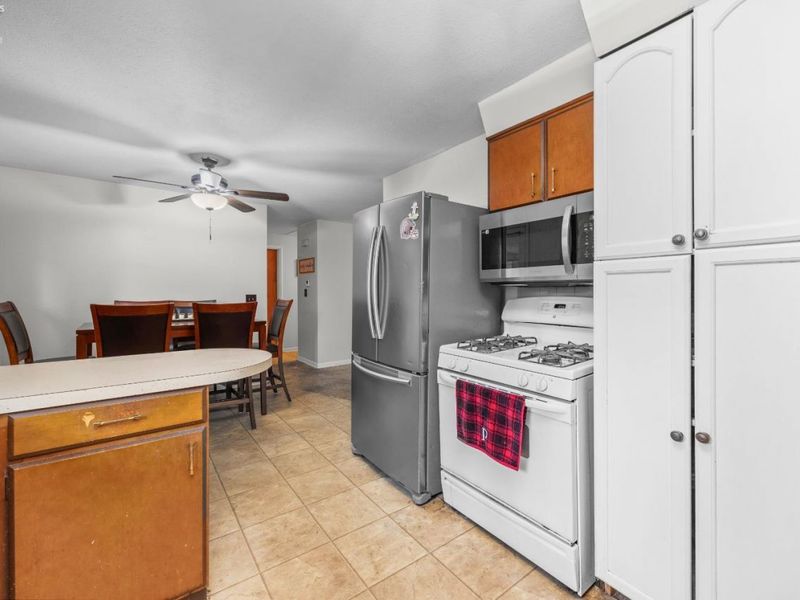 645 Terra Lane, Amherst, OH 44001 Photo 12