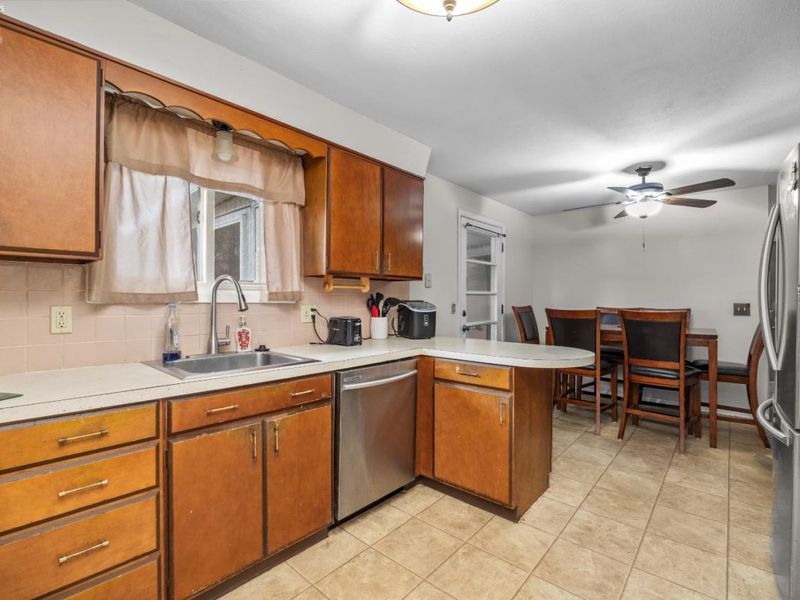 645 Terra Lane, Amherst, OH 44001 Photo 13