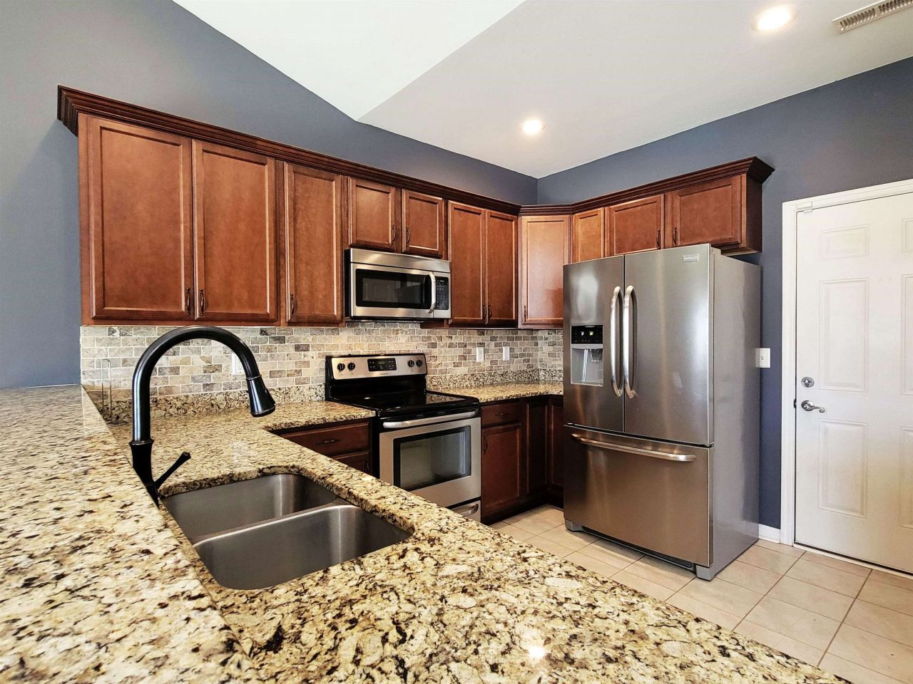 407 Big Woods Ct. Photo 9