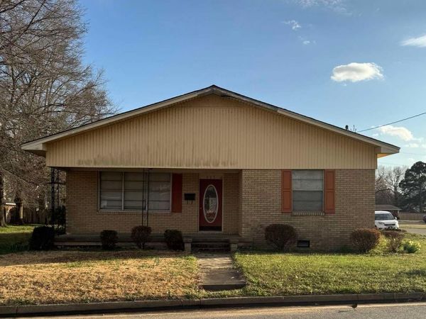307 W Martin Dr , Wynne, AR 72396