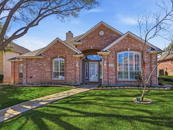 1052 E Seminole Trail, Carrollton, TX 75007