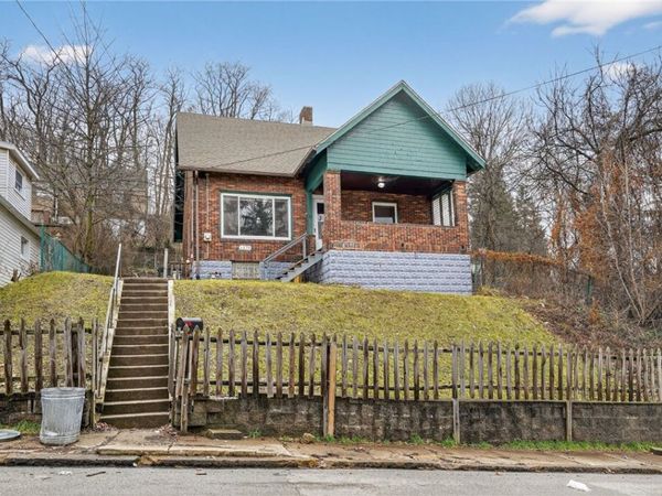 1170 Grandview Ave, Braddock, PA 15104