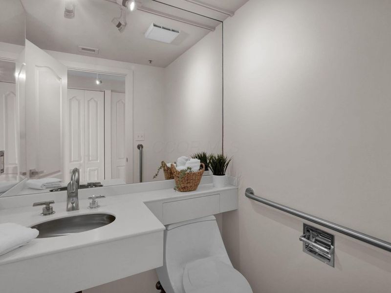 155 W Main Street, Unit 802, Columbus, OH 43215 Photo 21