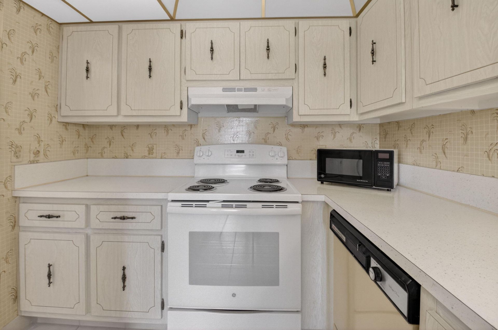 1150 Mahogany Way, Unit 203, Delray Beach, FL 33445 Photo