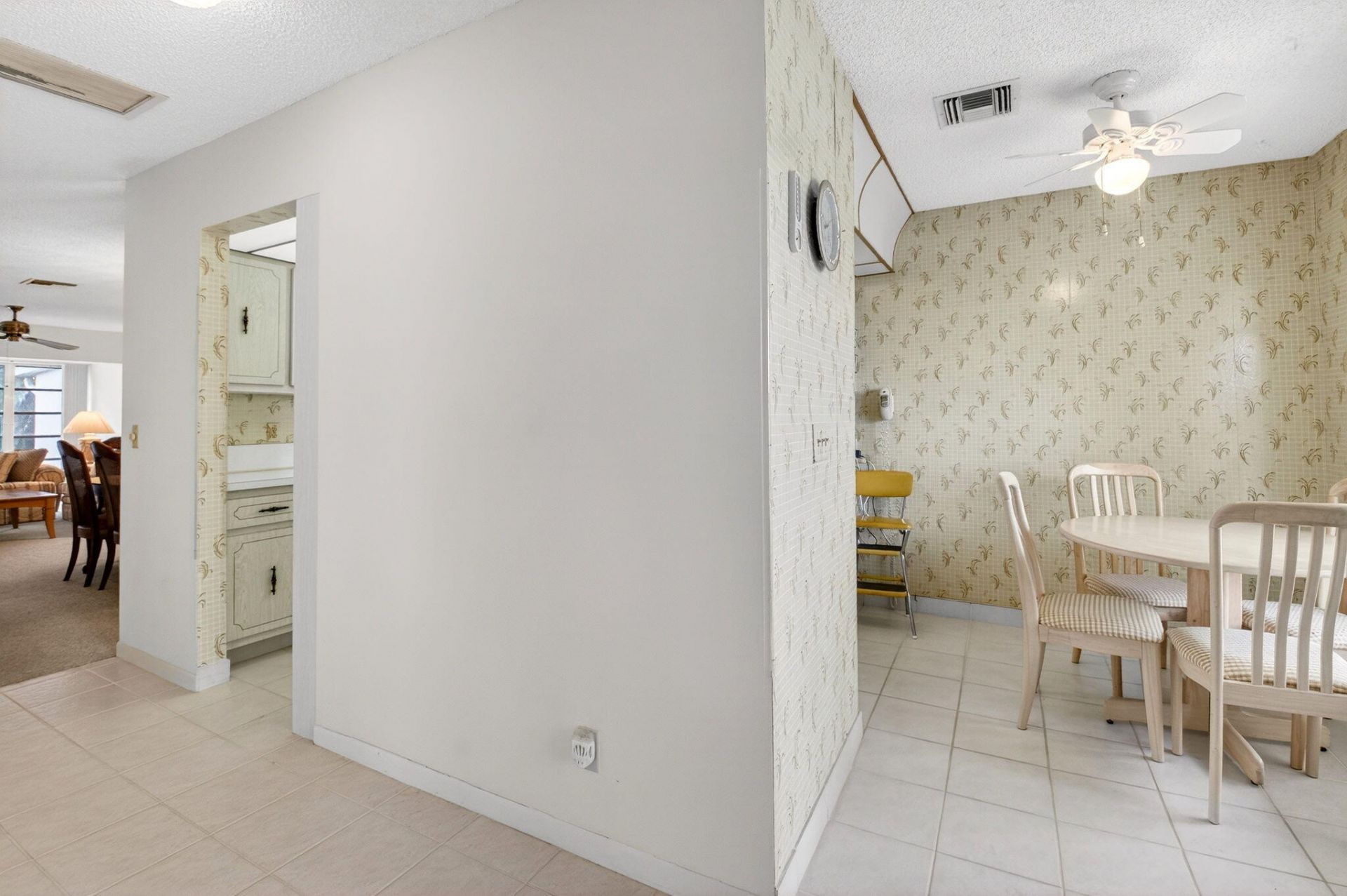 1150 Mahogany Way, Unit 203, Delray Beach, FL 33445 Photo