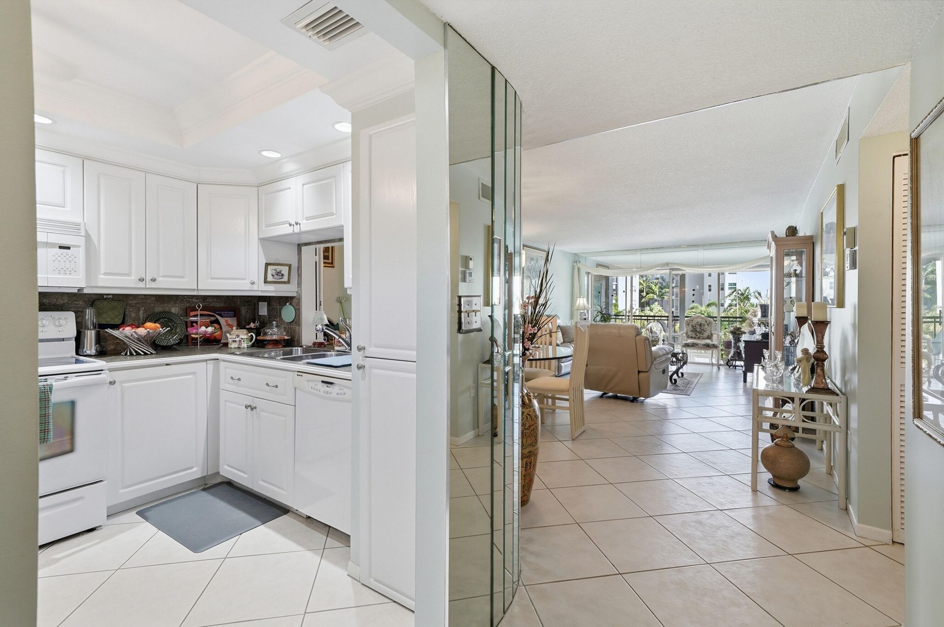 3920 Inverrary Boulevard, Unit 403c, Lauderhill, FL 33319 Photo