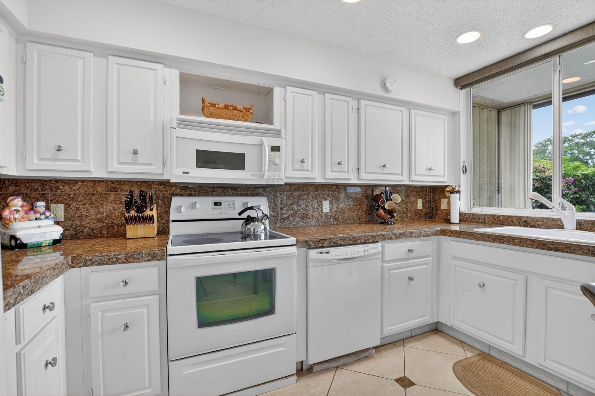 19830 Sawgrass Drive, Unit 301, Boca Raton, FL 33434 Photo