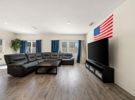 7664 Walpole Way, Elk Grove, CA 95758 Photo