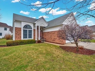 634 Eastway Circle, Lapeer, MI 48446