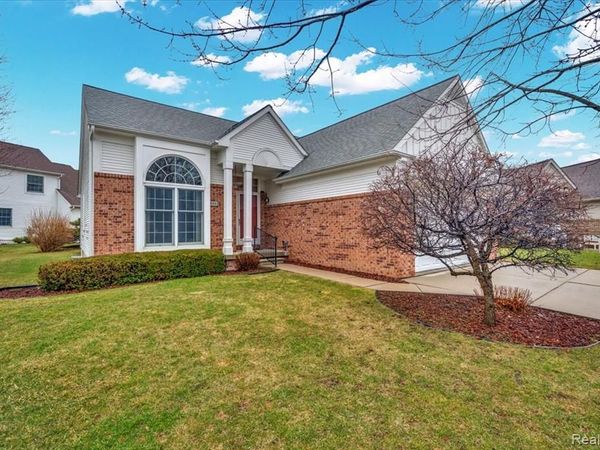 634 Eastway Circle, Lapeer, MI 48446