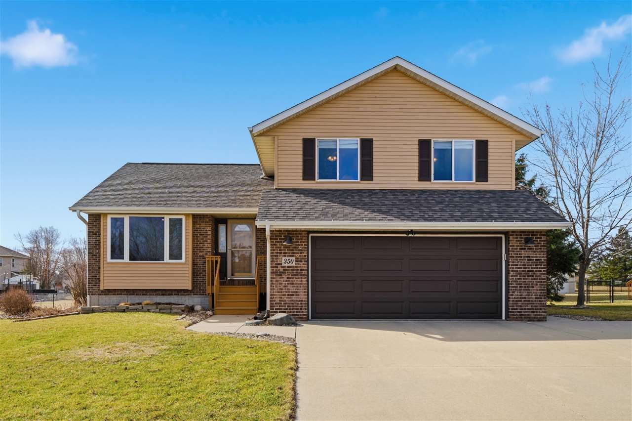 350 Fox Run Drive, North Liberty, IA 52317 Main Photo