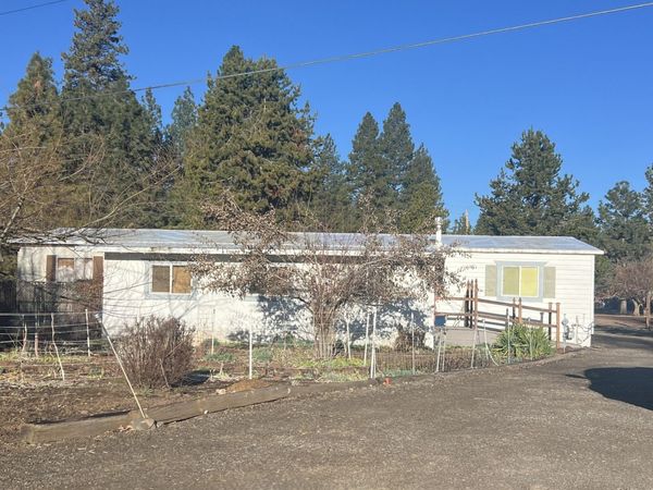 9810 Puckett Lane, Klamath Falls, OR 97601