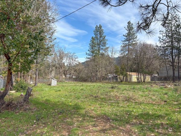 342 Caves Highway, Cave Junction, OR 97523