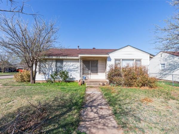 1304 Westover Drive , Anson, TX 79501