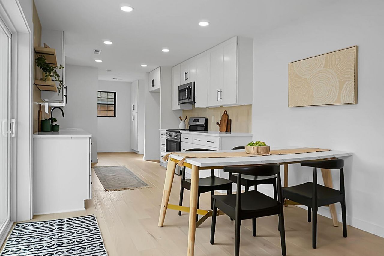 104 Iron Road Photo 10