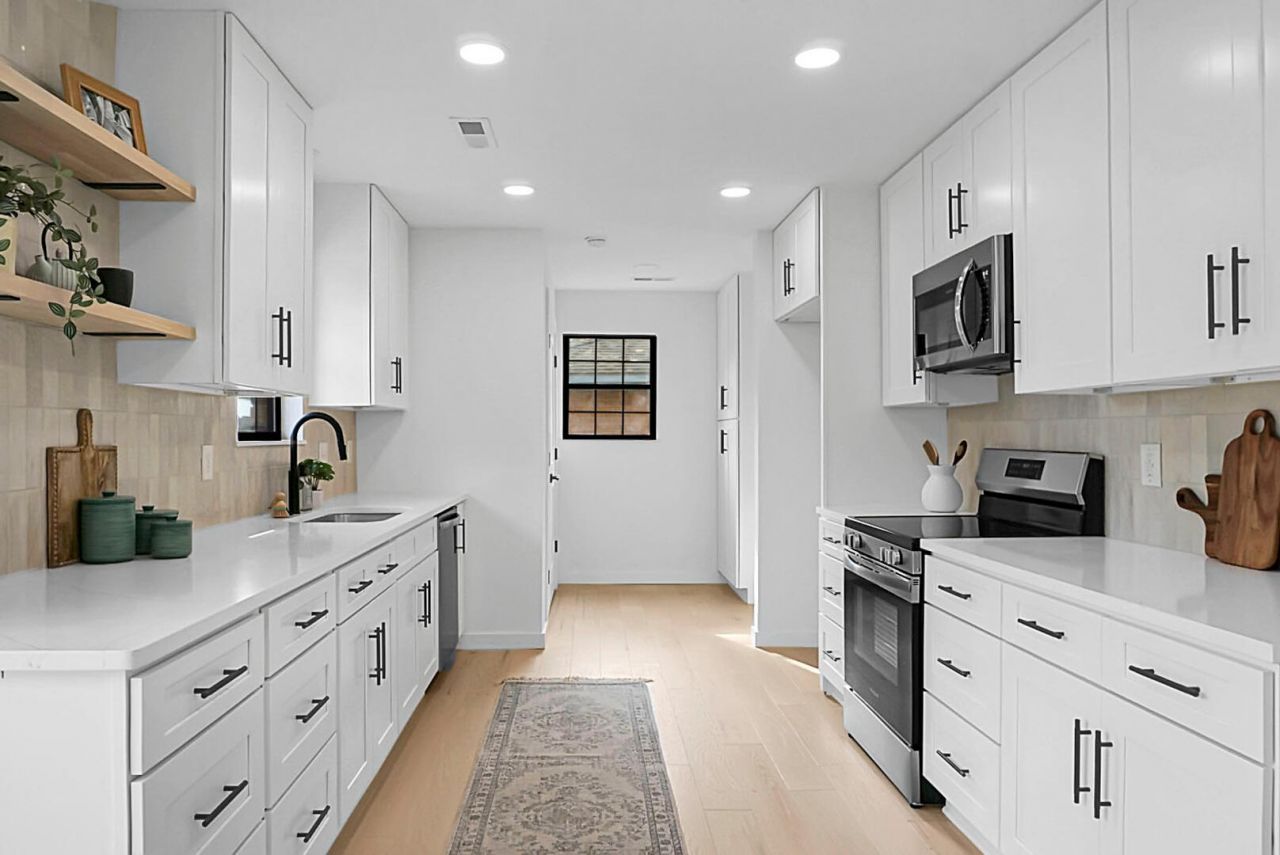 104 Iron Road Photo 12