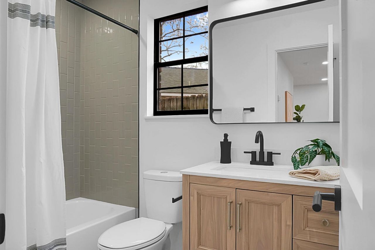 104 Iron Road Photo 26