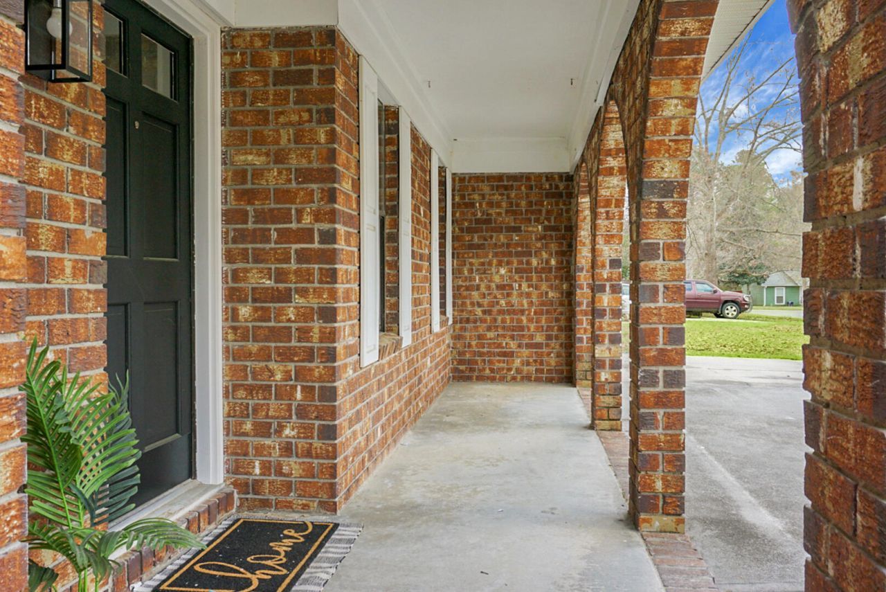 104 Iron Road Photo 3