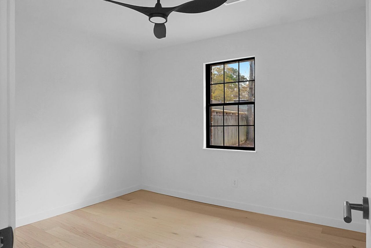 104 Iron Road Photo 30