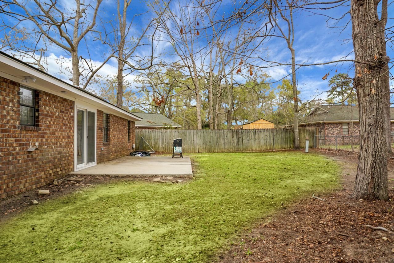 104 Iron Road Photo 31