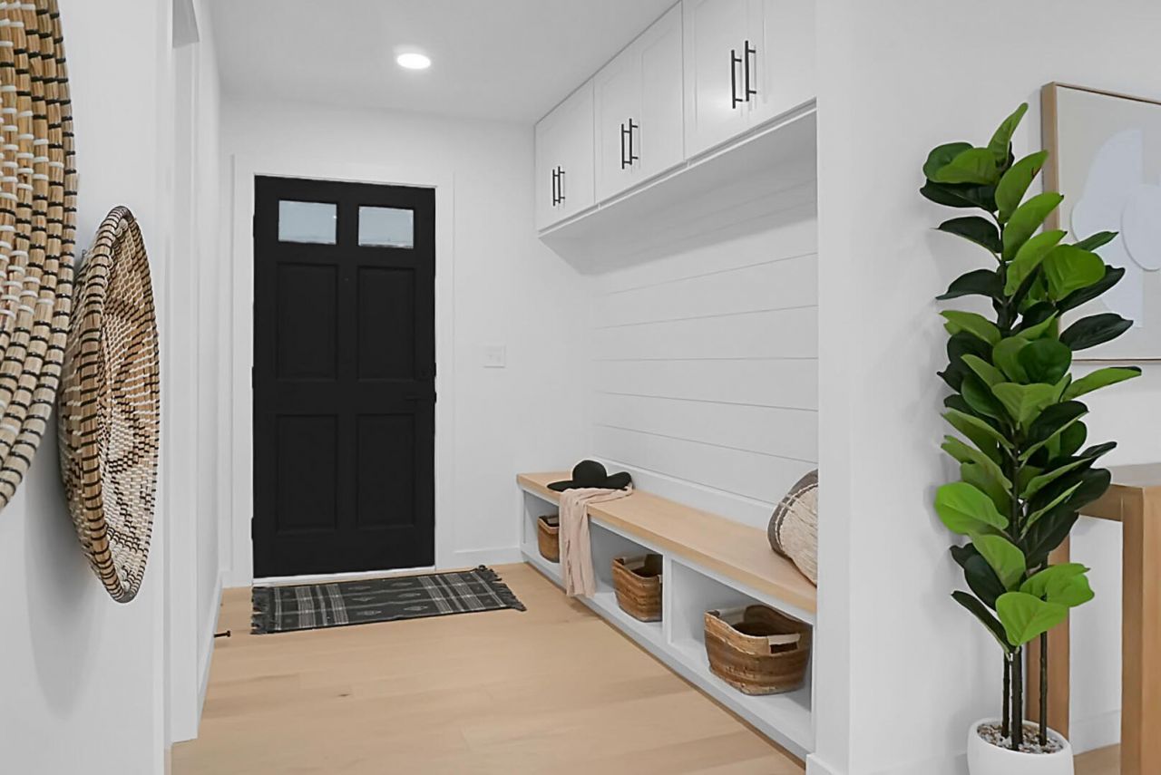 104 Iron Road Photo 5