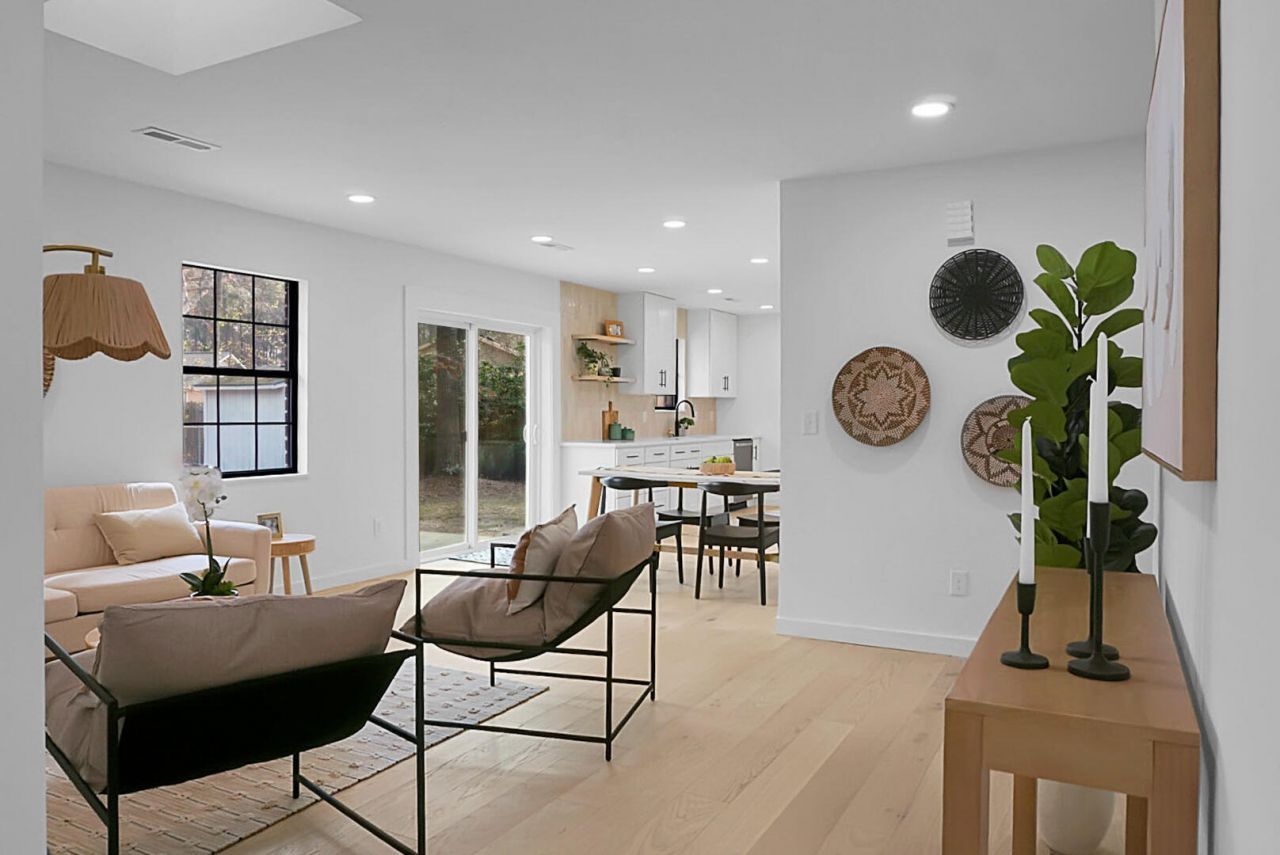 104 Iron Road Photo 7