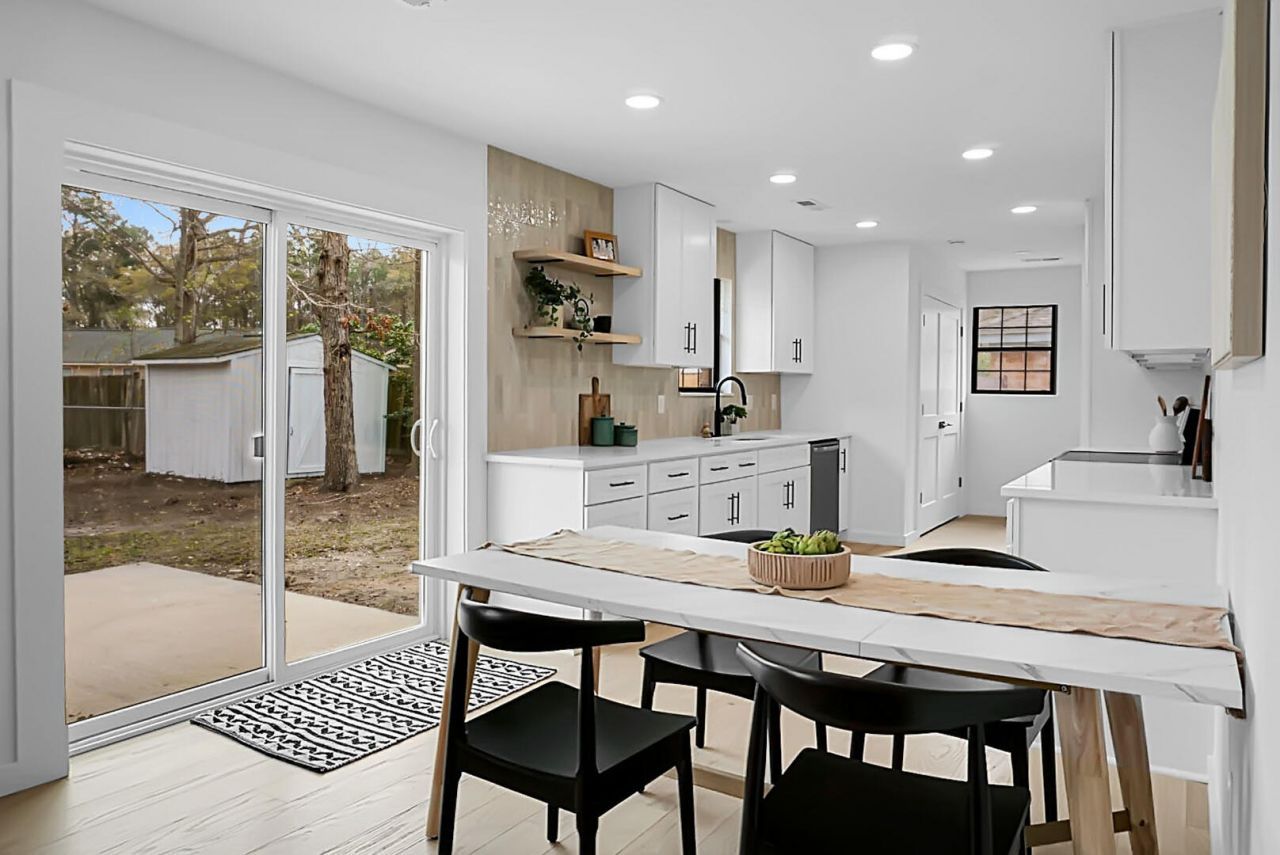 104 Iron Road Photo 9