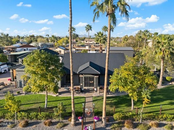 2352 E FLORIAN Circle, Mesa, AZ 85204