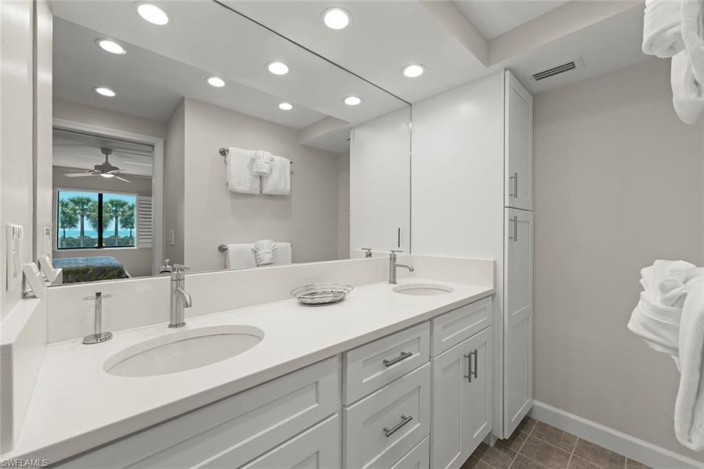 1919 Olde Middle Gulf Dr, Unit 401, Sanibel, FL 33957 Photo
