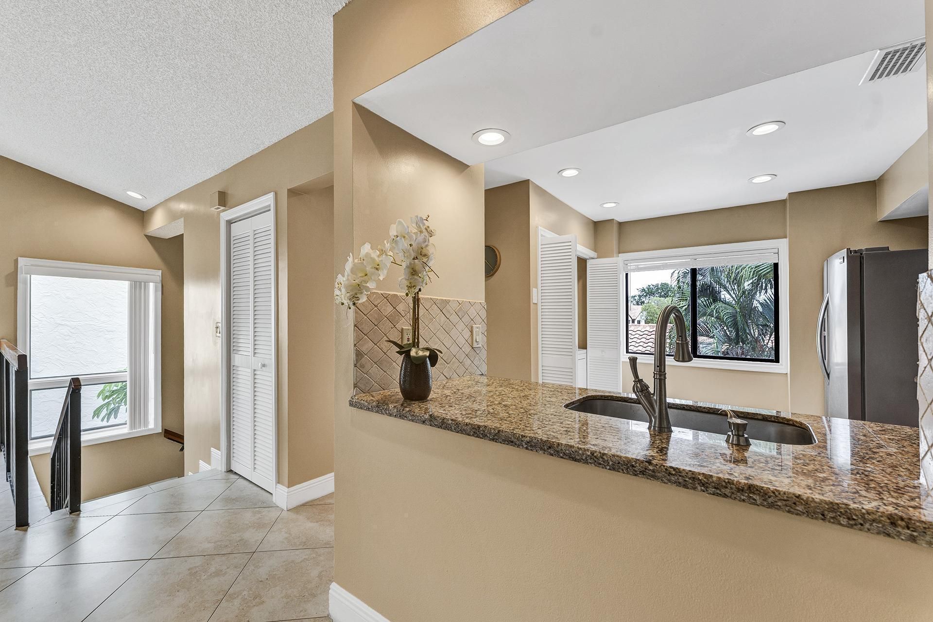 7888 Granada Place, Unit 904, Boca Raton, FL 33433 Photo