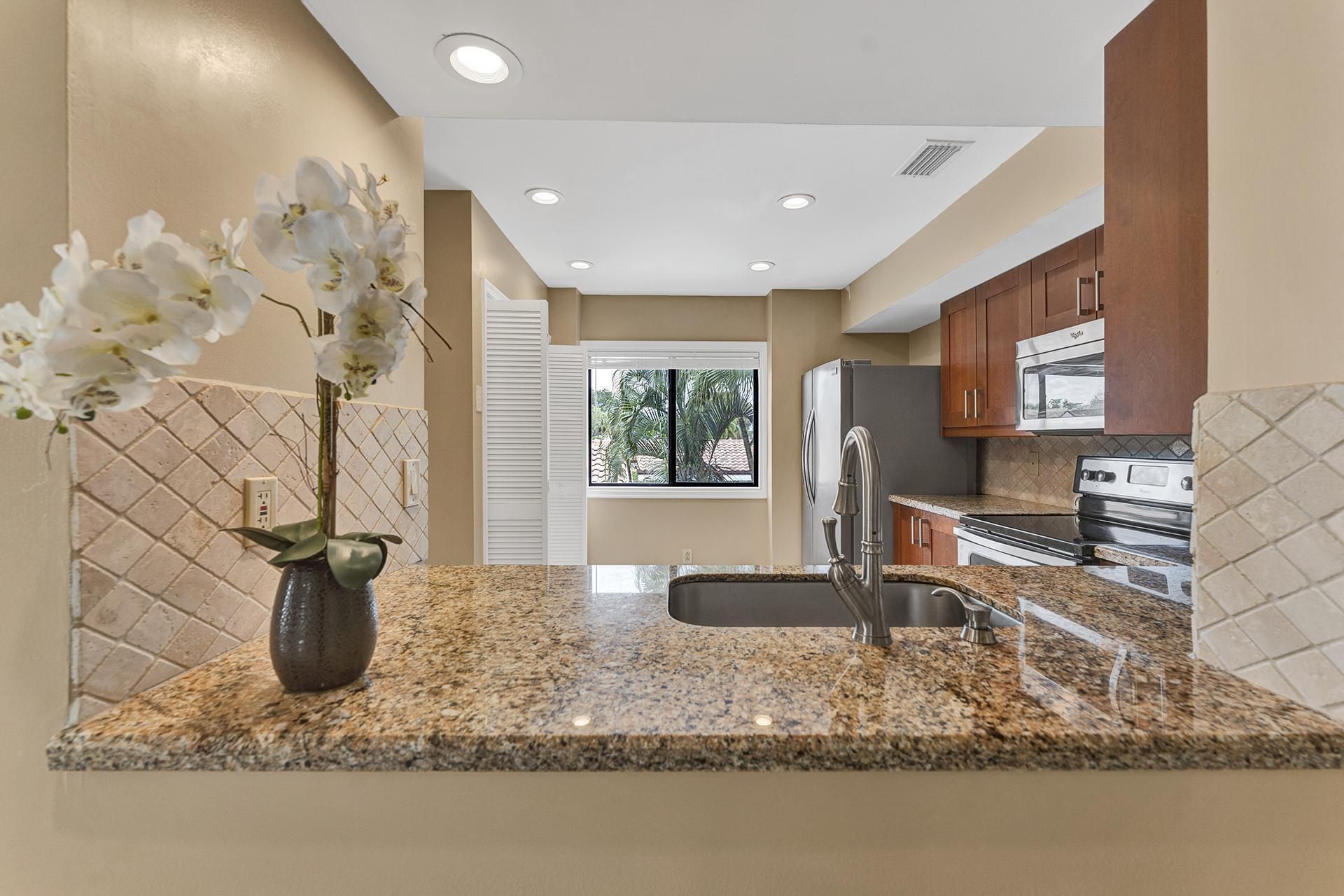 7888 Granada Place, Unit 904, Boca Raton, FL 33433 Photo