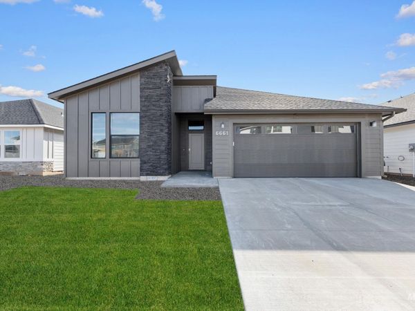 6661 W Redwood Creek Dr, Meridian, ID 83646