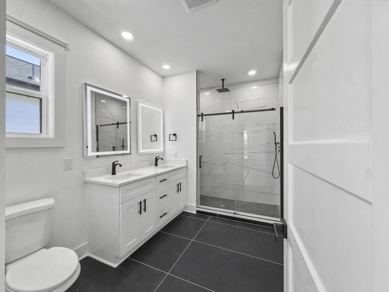 2035 Echo Avenue Photo 14